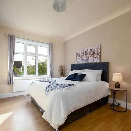 Spacious Flat In Central Location With Parking Great Coates Exterior photo