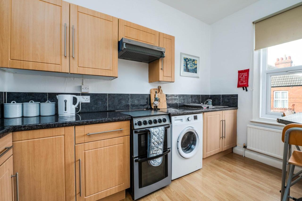 Spacious Flat In Location With Parking Great Coates
