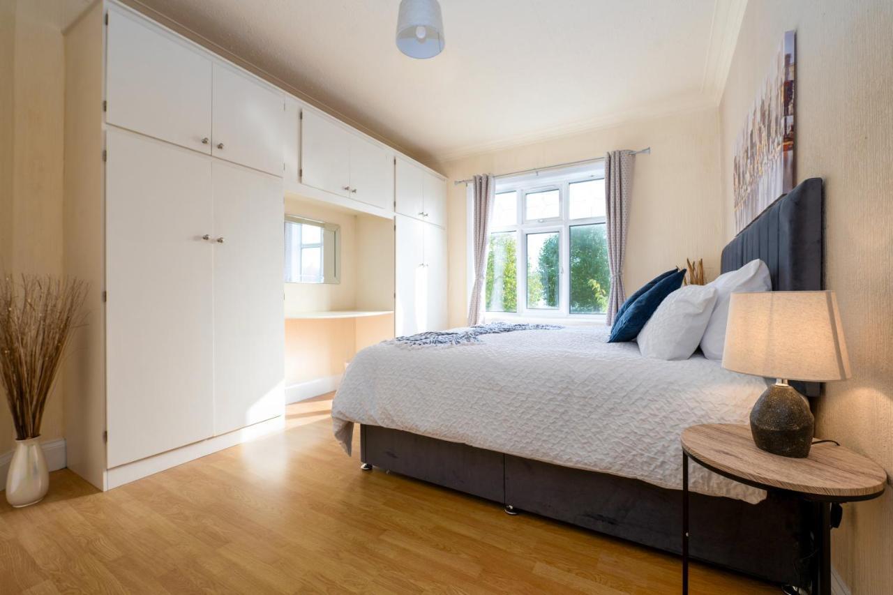 Apartment Spacious Flat In Location With Parking
