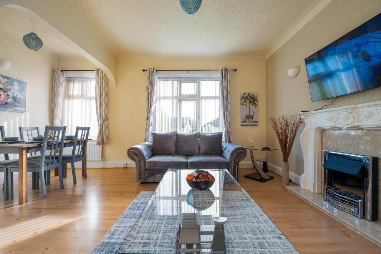 Spacious Flat In Location With Parking Apartment Great Coates